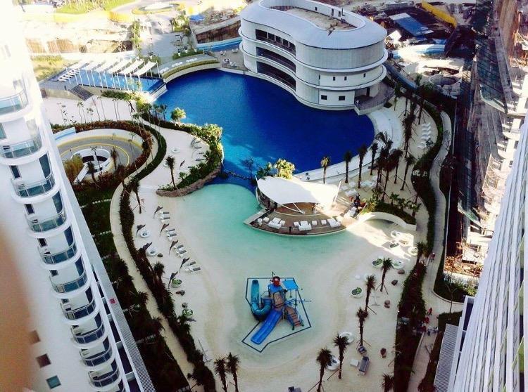 Azure Urban Beach Resort Manila By Radlett Экстерьер фото