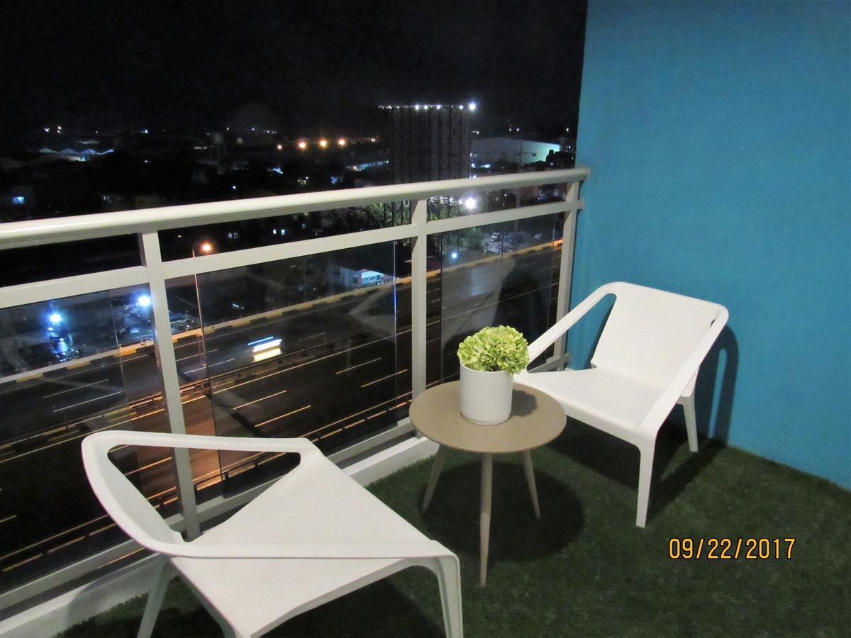 Azure Urban Beach Resort Manila By Radlett Экстерьер фото