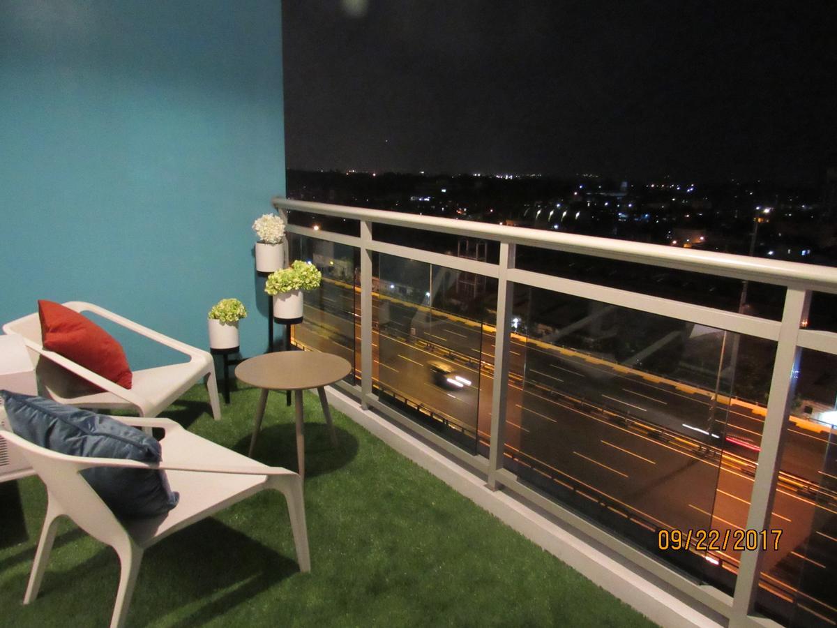 Azure Urban Beach Resort Manila By Radlett Экстерьер фото