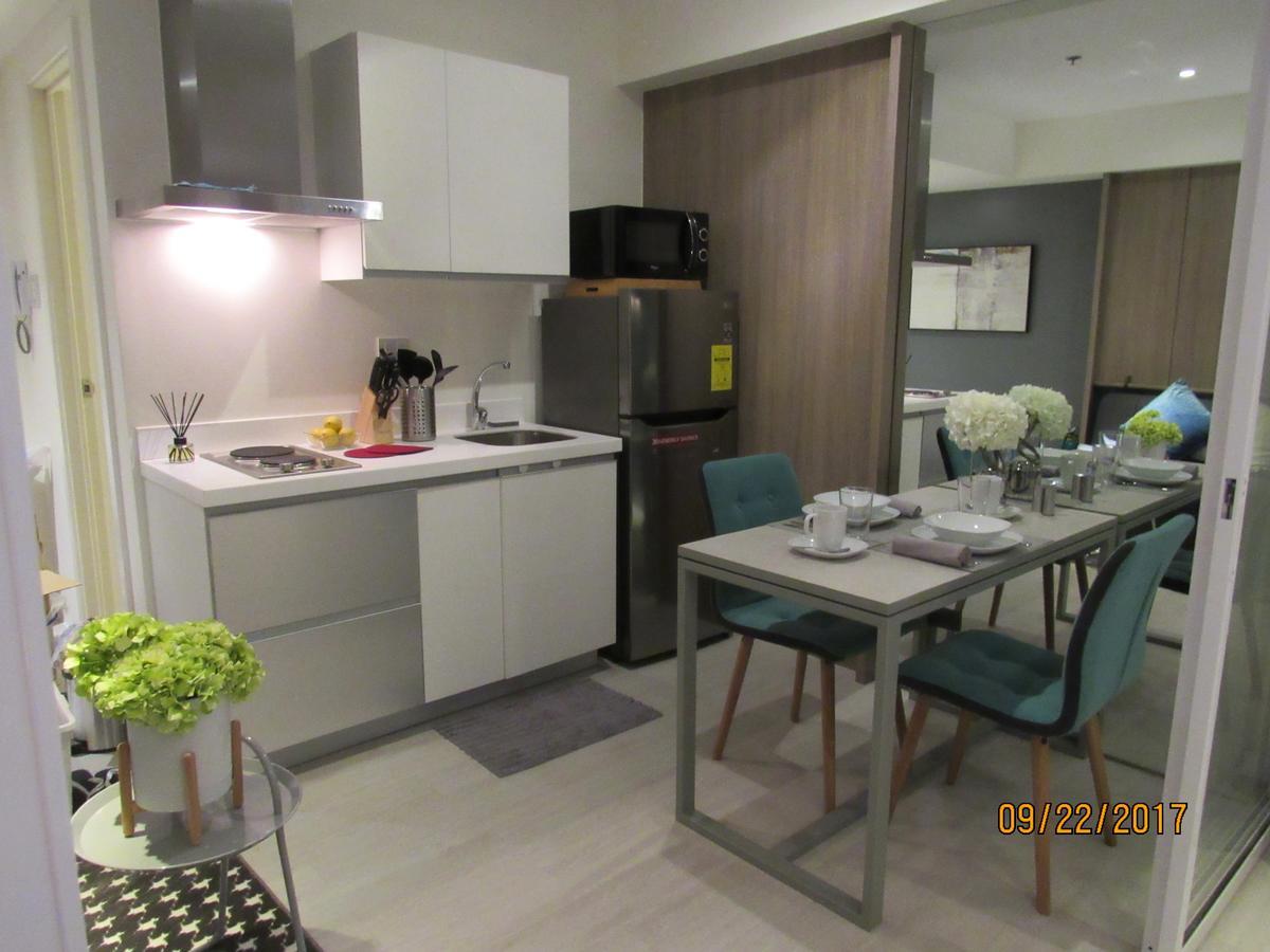 Azure Urban Beach Resort Manila By Radlett Экстерьер фото