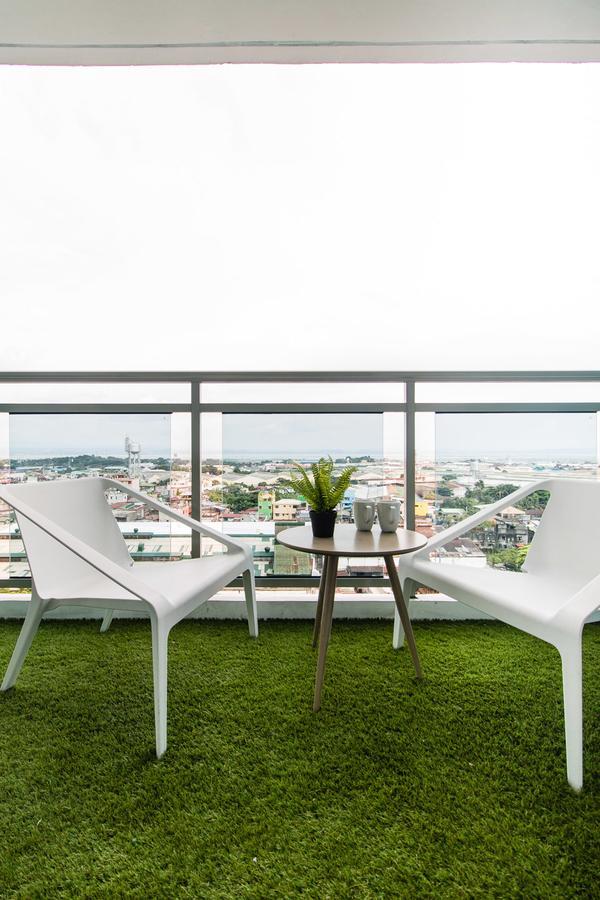 Azure Urban Beach Resort Manila By Radlett Экстерьер фото