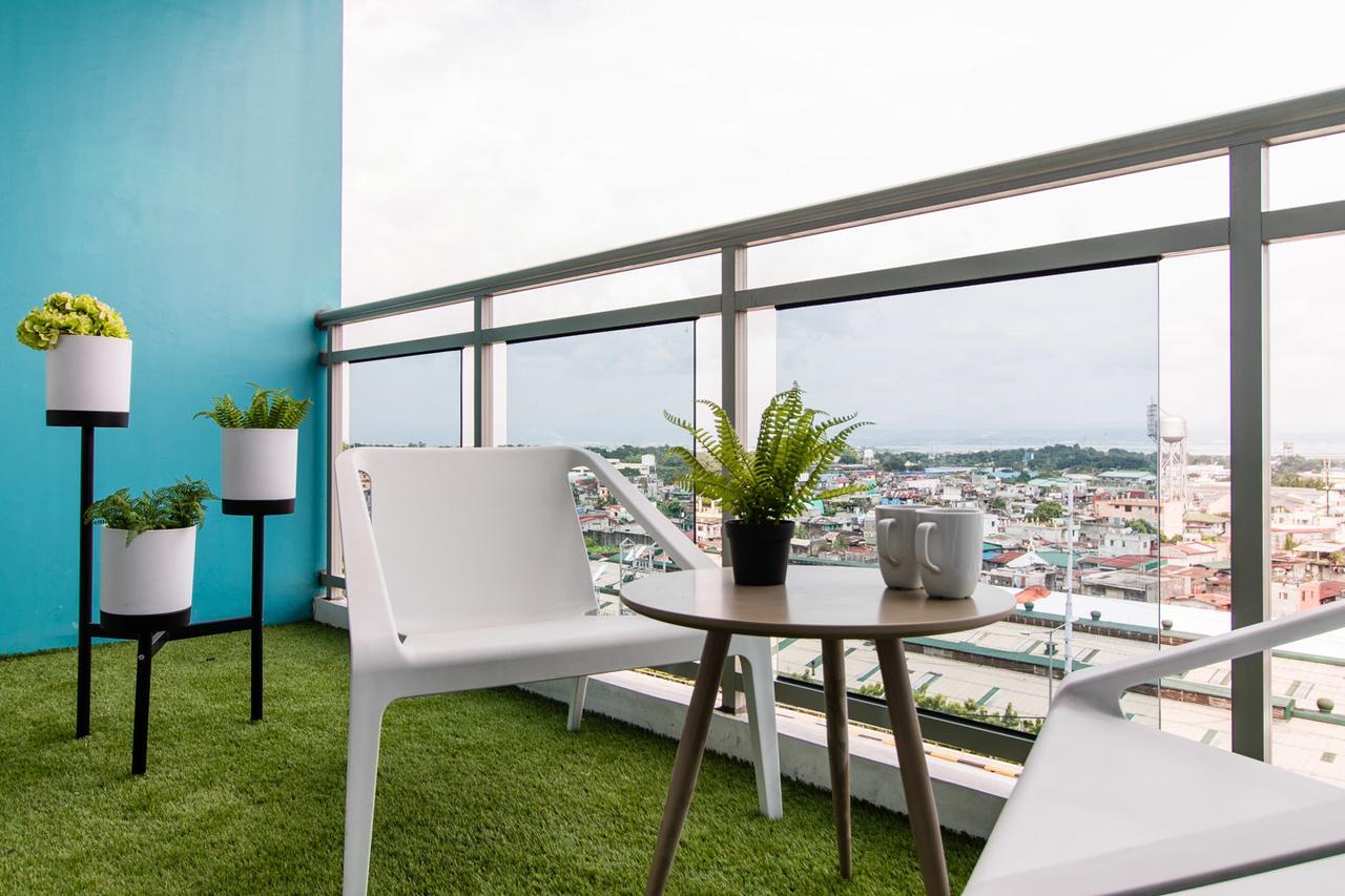 Azure Urban Beach Resort Manila By Radlett Экстерьер фото